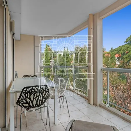 Ref 2017 Center - For Rent Apartment *
