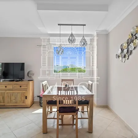 Apartment Ref 2017 Center - For Rent *