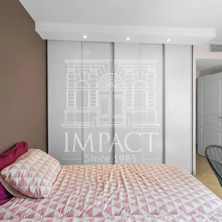 Ref 2017 Center - For Rent *